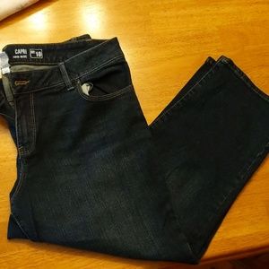 Sonoma mid rise Capri size 10